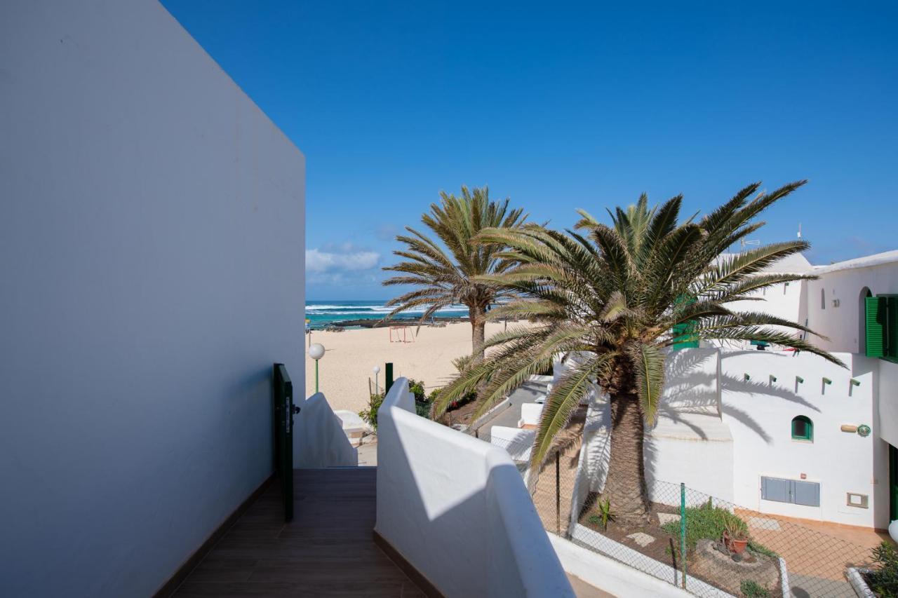 Homeforguest Modern And New Beachfront Apartment ลาโอลีวา ภายนอก รูปภาพ