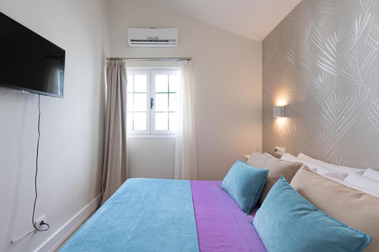 Homeforguest Modern And New Beachfront Apartment ลาโอลีวา ภายนอก รูปภาพ