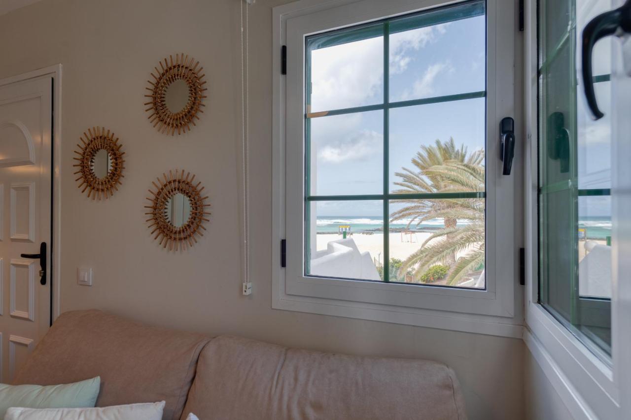 Homeforguest Modern And New Beachfront Apartment ลาโอลีวา ภายนอก รูปภาพ