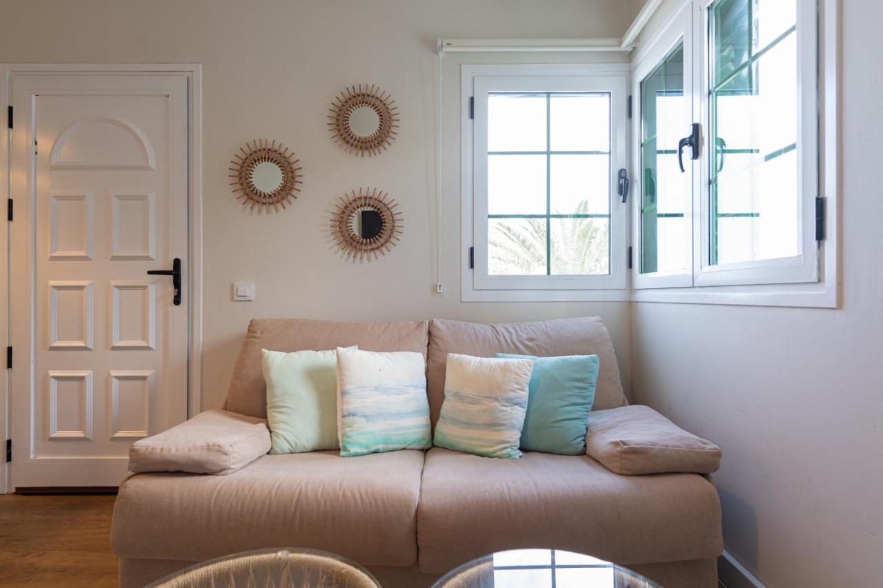 Homeforguest Modern And New Beachfront Apartment ลาโอลีวา ภายนอก รูปภาพ