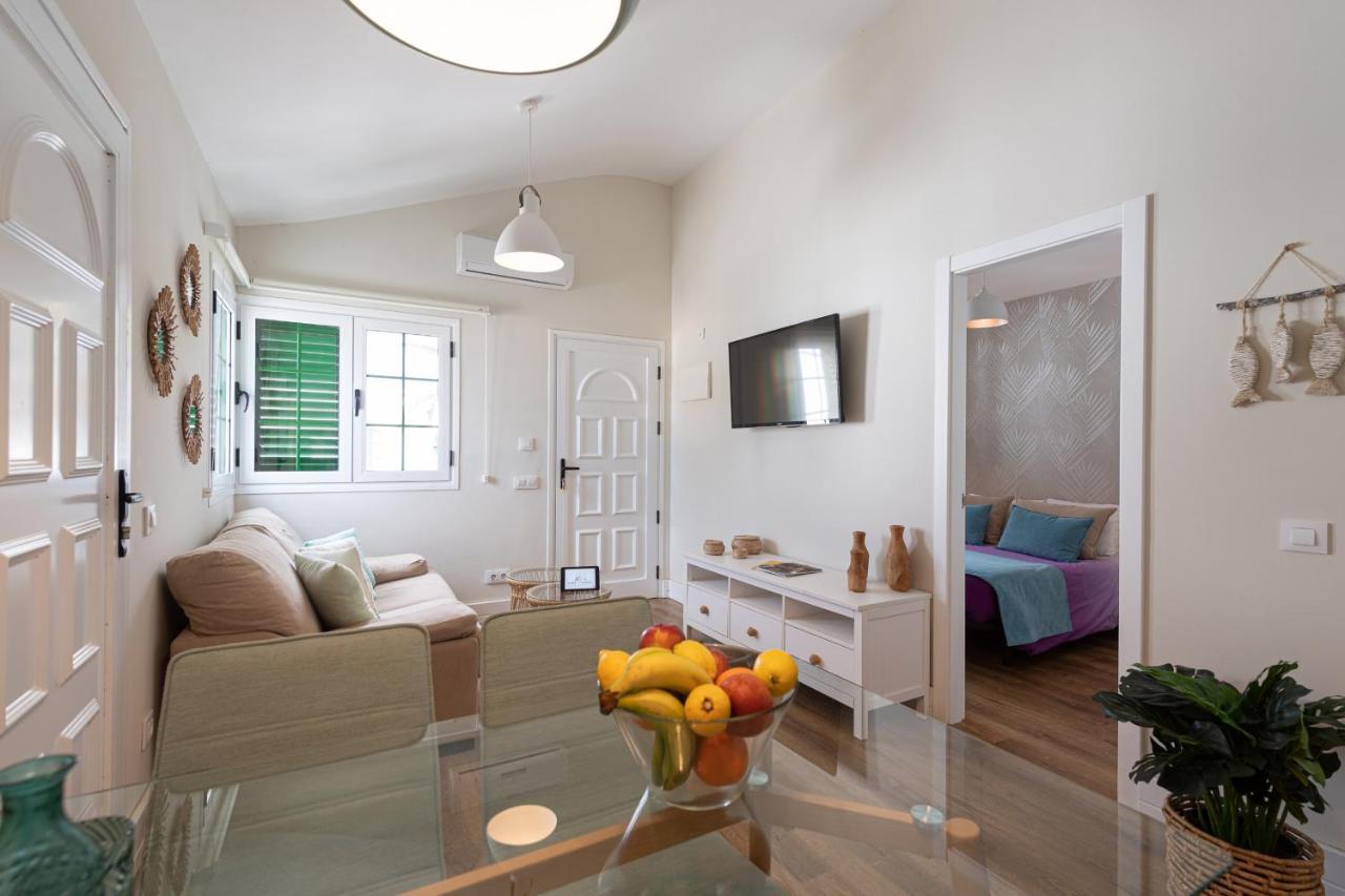 Homeforguest Modern And New Beachfront Apartment ลาโอลีวา ภายนอก รูปภาพ