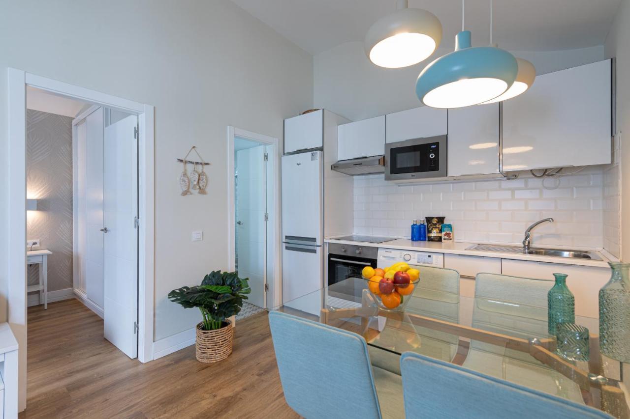Homeforguest Modern And New Beachfront Apartment ลาโอลีวา ภายนอก รูปภาพ