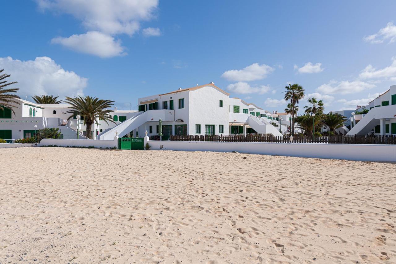 Homeforguest Modern And New Beachfront Apartment ลาโอลีวา ภายนอก รูปภาพ